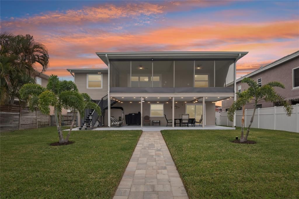 En Venta: $649,000 (4 camas, 3 baños, 2080 Pies cuadrados)