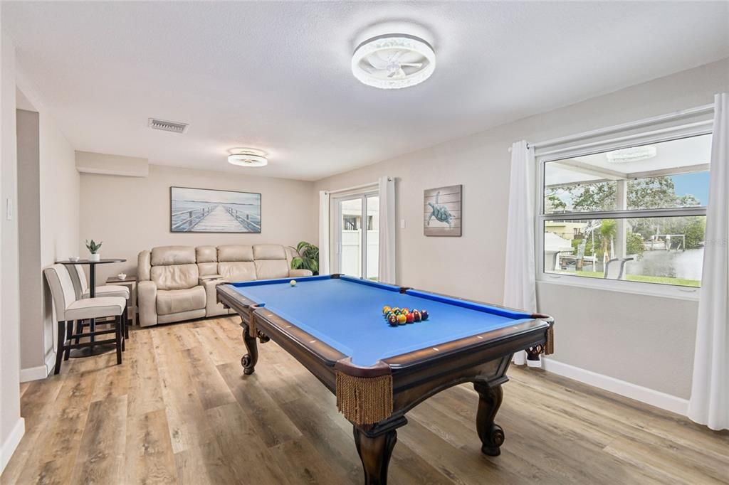 En Venta: $649,000 (4 camas, 3 baños, 2080 Pies cuadrados)