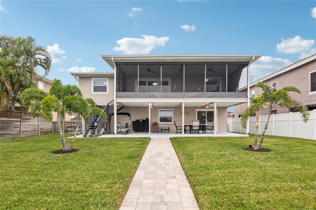 En Venta: $649,000 (4 camas, 3 baños, 2080 Pies cuadrados)