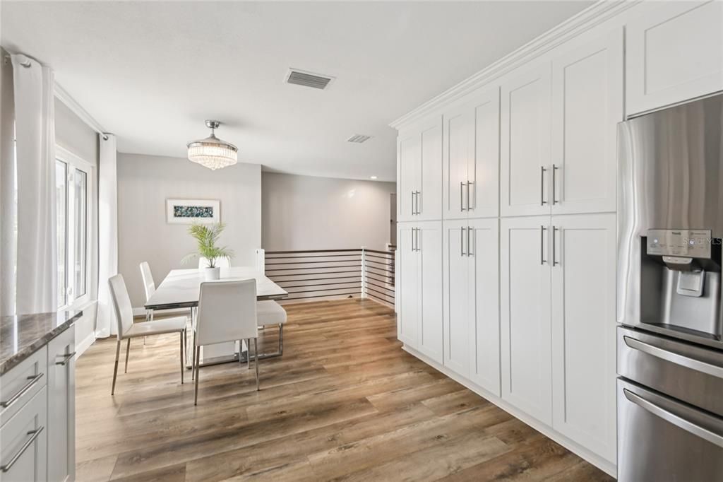 En Venta: $649,000 (4 camas, 3 baños, 2080 Pies cuadrados)