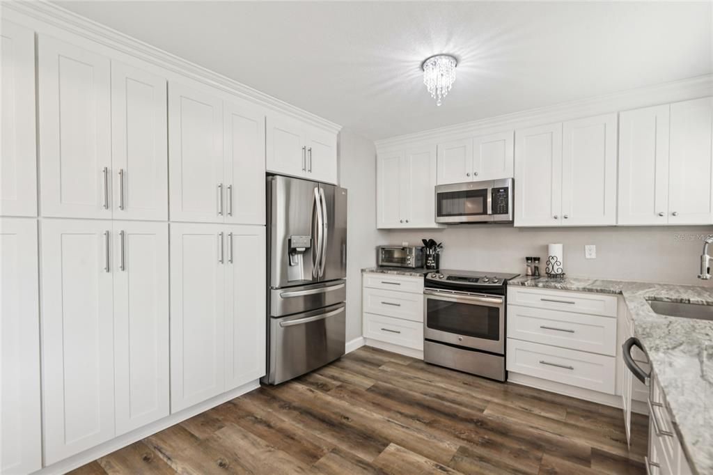 En Venta: $649,000 (4 camas, 3 baños, 2080 Pies cuadrados)