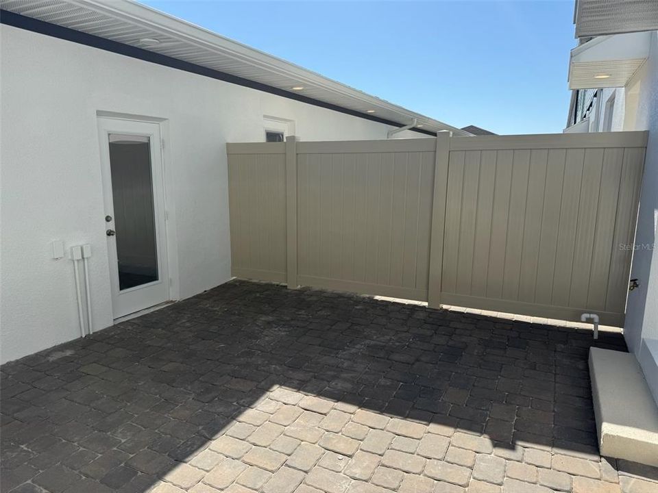 出租: $2,450 (3 贝兹, 2 浴室, 1693 平方英尺)