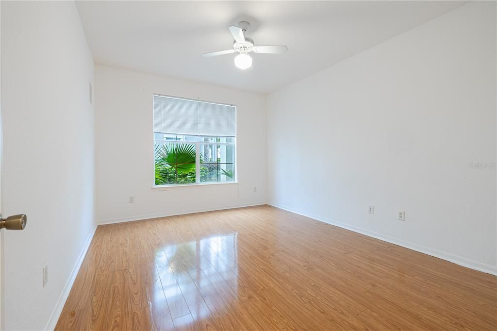 For Sale: $219,900 (2 beds, 2 baths, 1179 Square Feet)