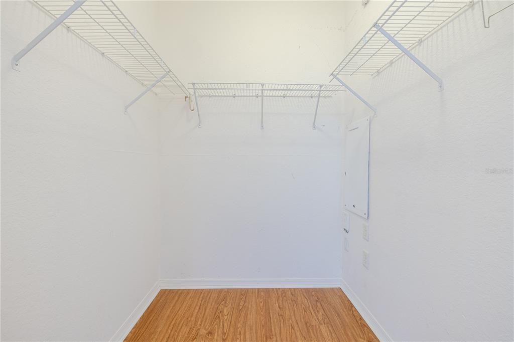 For Sale: $219,900 (2 beds, 2 baths, 1179 Square Feet)