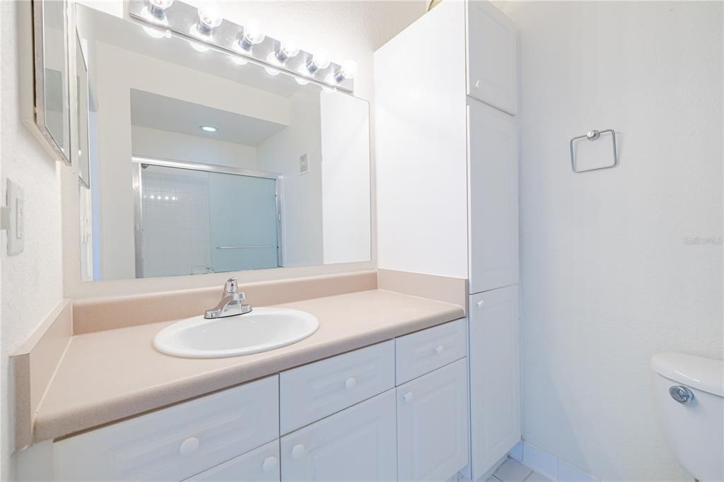 For Sale: $219,900 (2 beds, 2 baths, 1179 Square Feet)