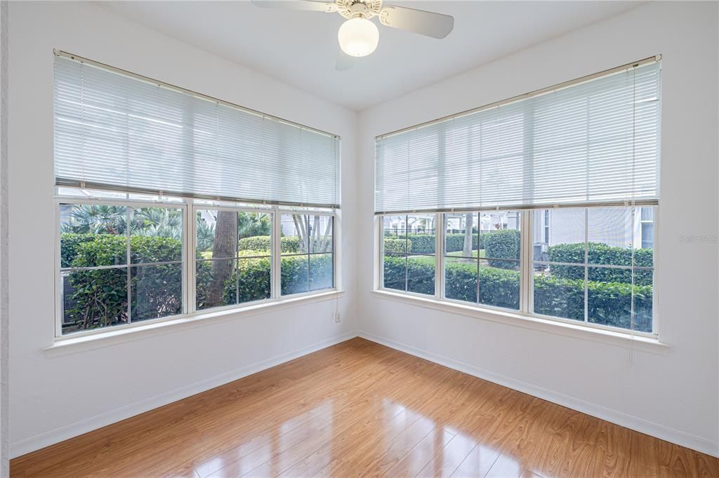 For Sale: $219,900 (2 beds, 2 baths, 1179 Square Feet)