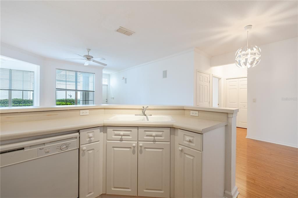 For Sale: $219,900 (2 beds, 2 baths, 1179 Square Feet)