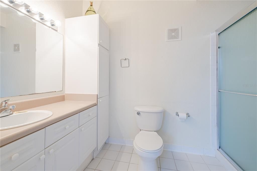 For Sale: $219,900 (2 beds, 2 baths, 1179 Square Feet)