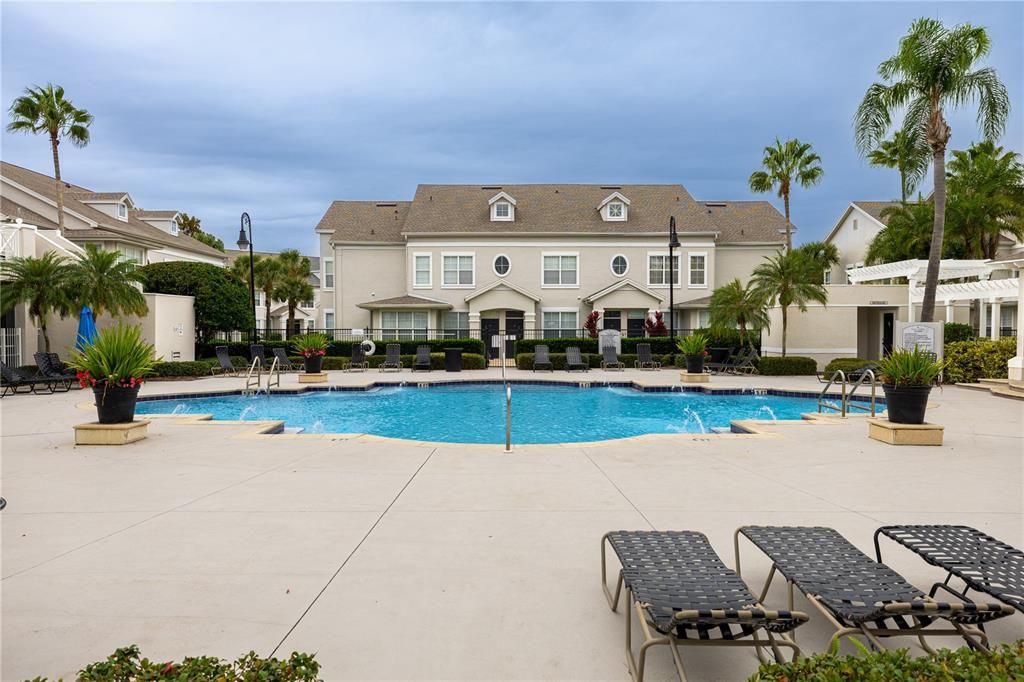 For Sale: $219,900 (2 beds, 2 baths, 1179 Square Feet)