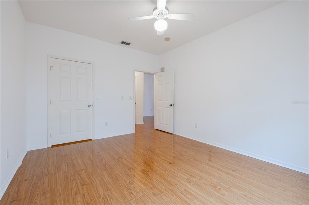 For Sale: $219,900 (2 beds, 2 baths, 1179 Square Feet)