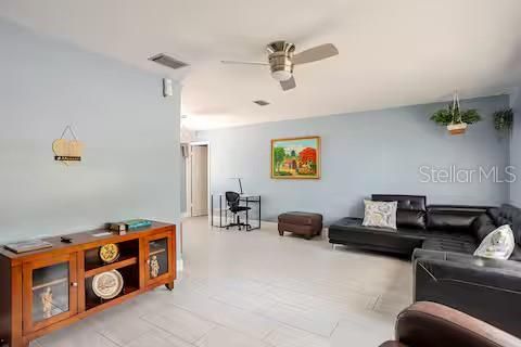 出租: $2,400 (3 贝兹, 2 浴室, 1454 平方英尺)