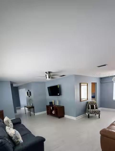 出租: $2,400 (3 贝兹, 2 浴室, 1454 平方英尺)