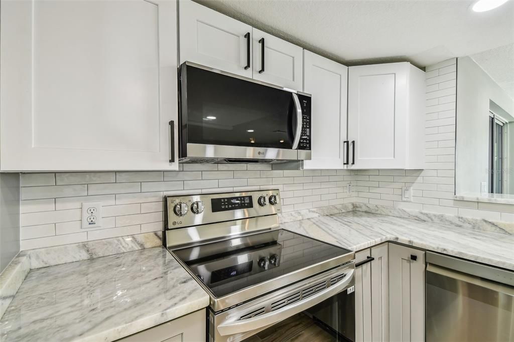 出租: $2,295 (3 贝兹, 2 浴室, 1704 平方英尺)