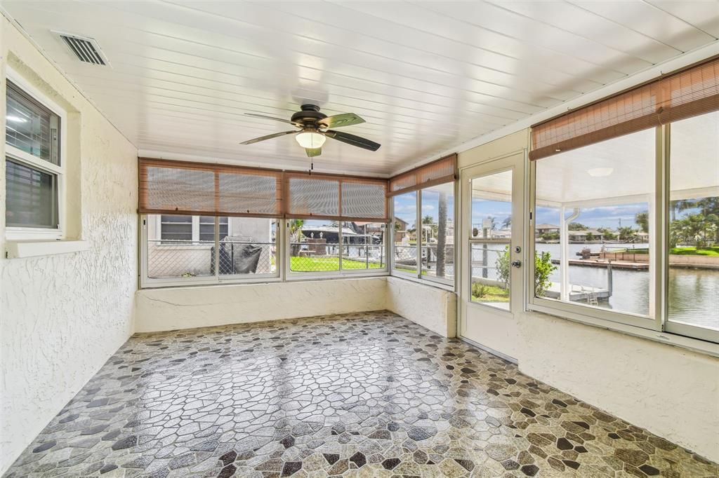 出租: $2,295 (3 贝兹, 2 浴室, 1704 平方英尺)