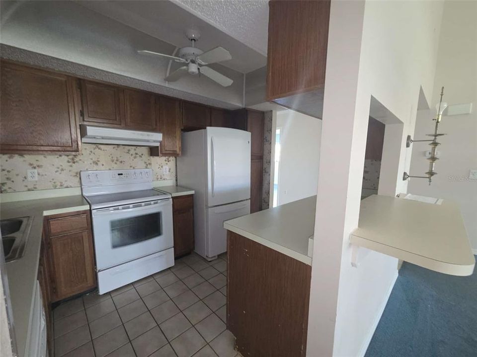 待售: $229,000 (2 贝兹, 2 浴室, 1177 平方英尺)