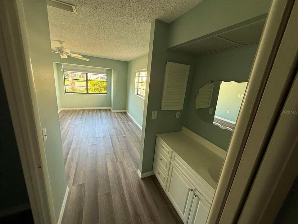 待售: $229,000 (2 贝兹, 2 浴室, 1177 平方英尺)