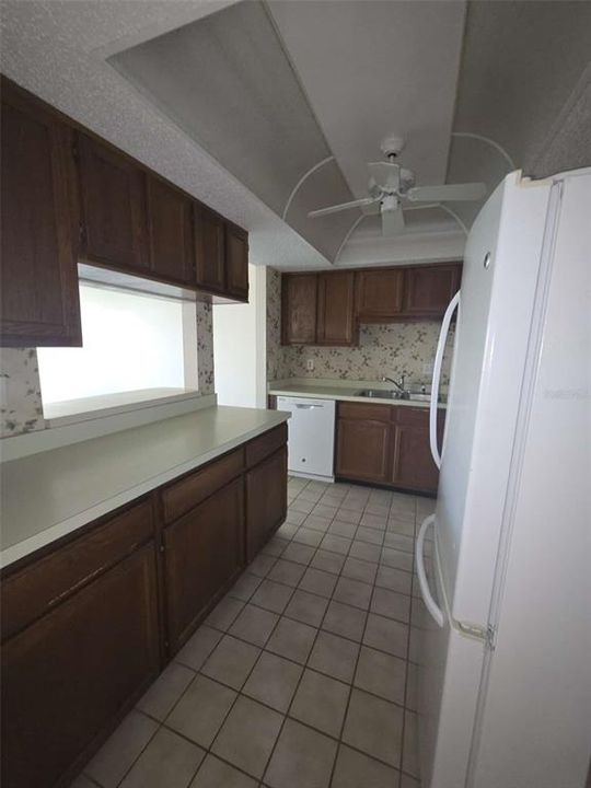 待售: $229,000 (2 贝兹, 2 浴室, 1177 平方英尺)