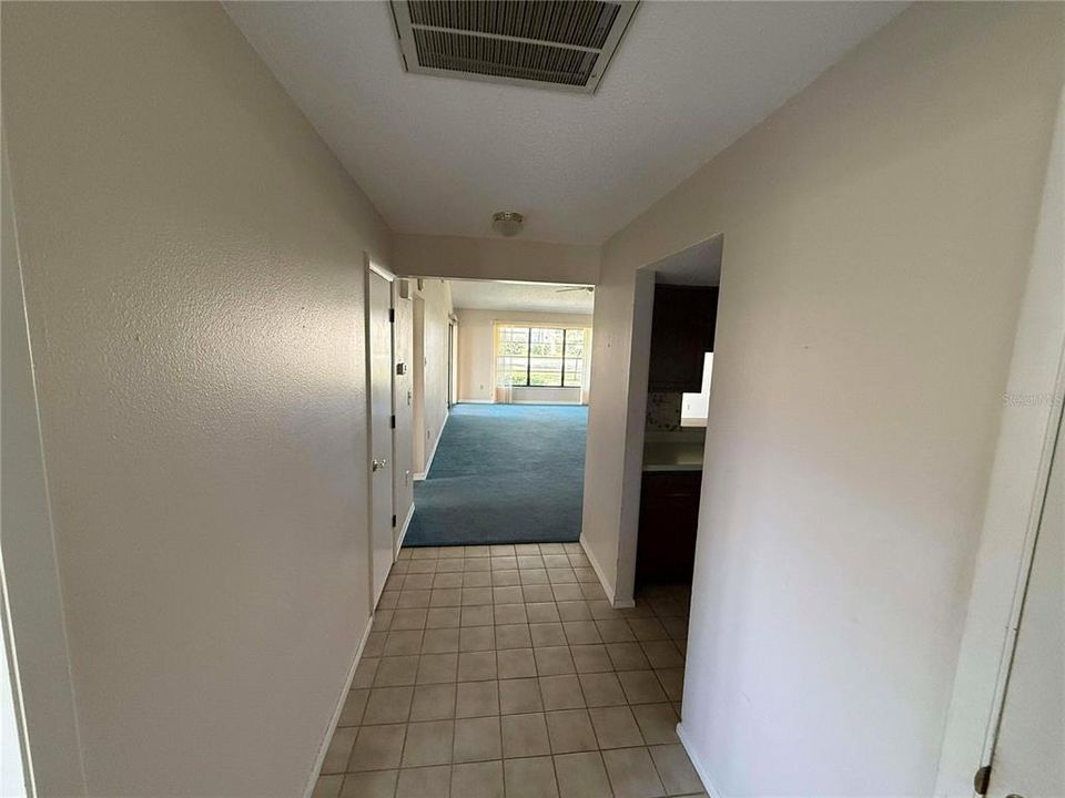 待售: $229,000 (2 贝兹, 2 浴室, 1177 平方英尺)