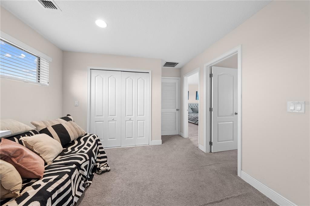 For Sale: $440,000 (4 beds, 4 baths, 2537 Square Feet)