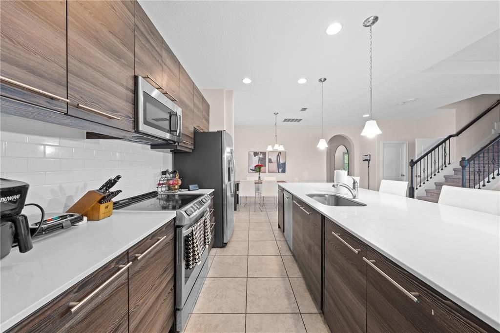 For Sale: $440,000 (4 beds, 4 baths, 2537 Square Feet)