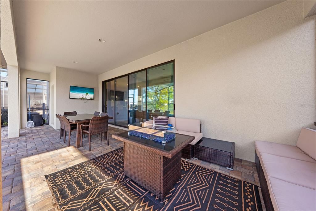 For Sale: $440,000 (4 beds, 4 baths, 2537 Square Feet)