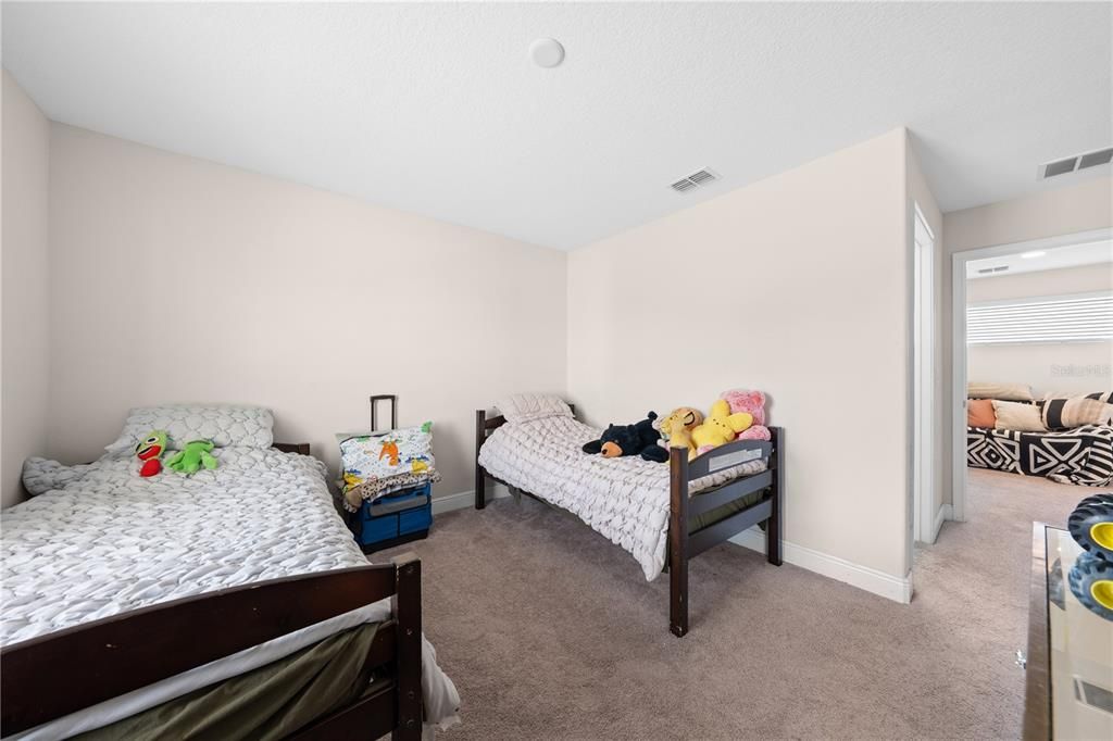 For Sale: $440,000 (4 beds, 4 baths, 2537 Square Feet)