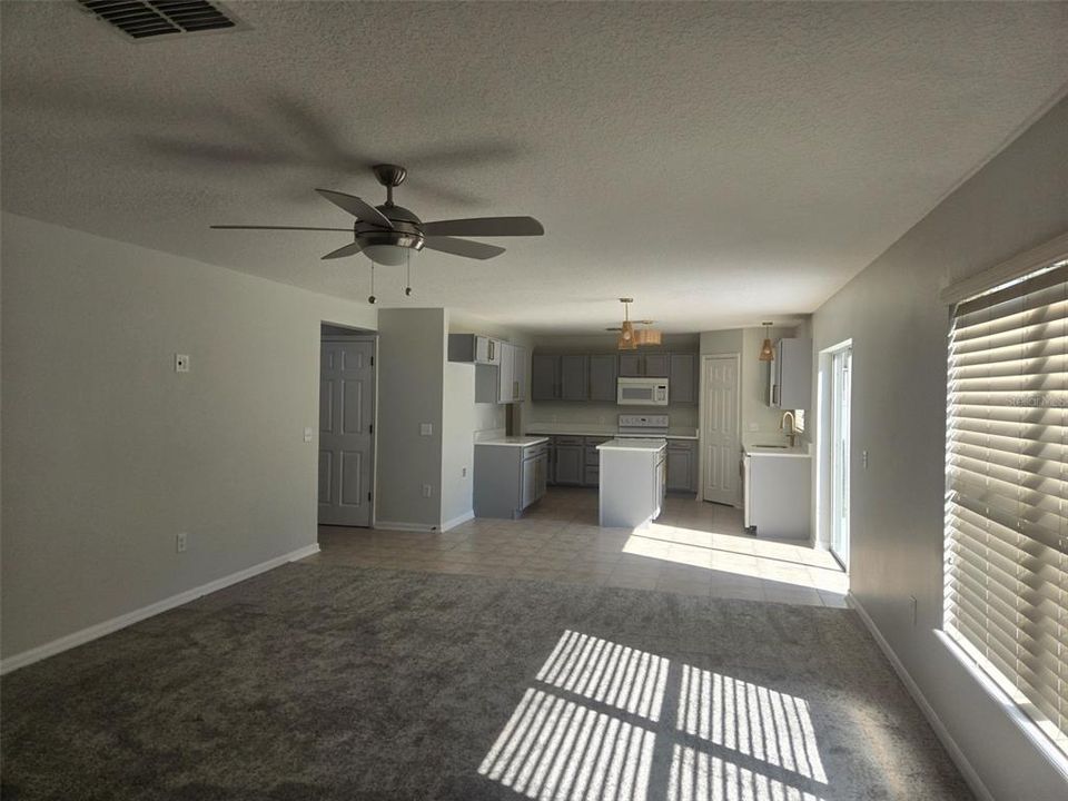 待售: $474,900 (4 贝兹, 2 浴室, 2392 平方英尺)