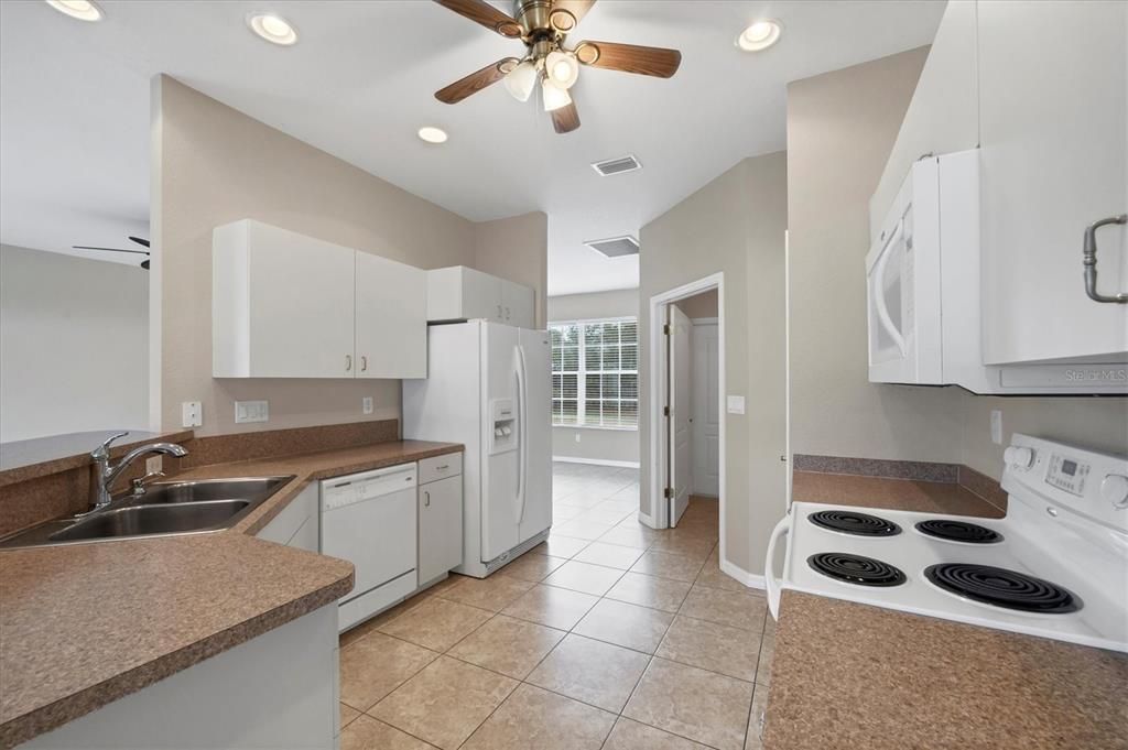 待售: $279,000 (3 贝兹, 2 浴室, 1706 平方英尺)