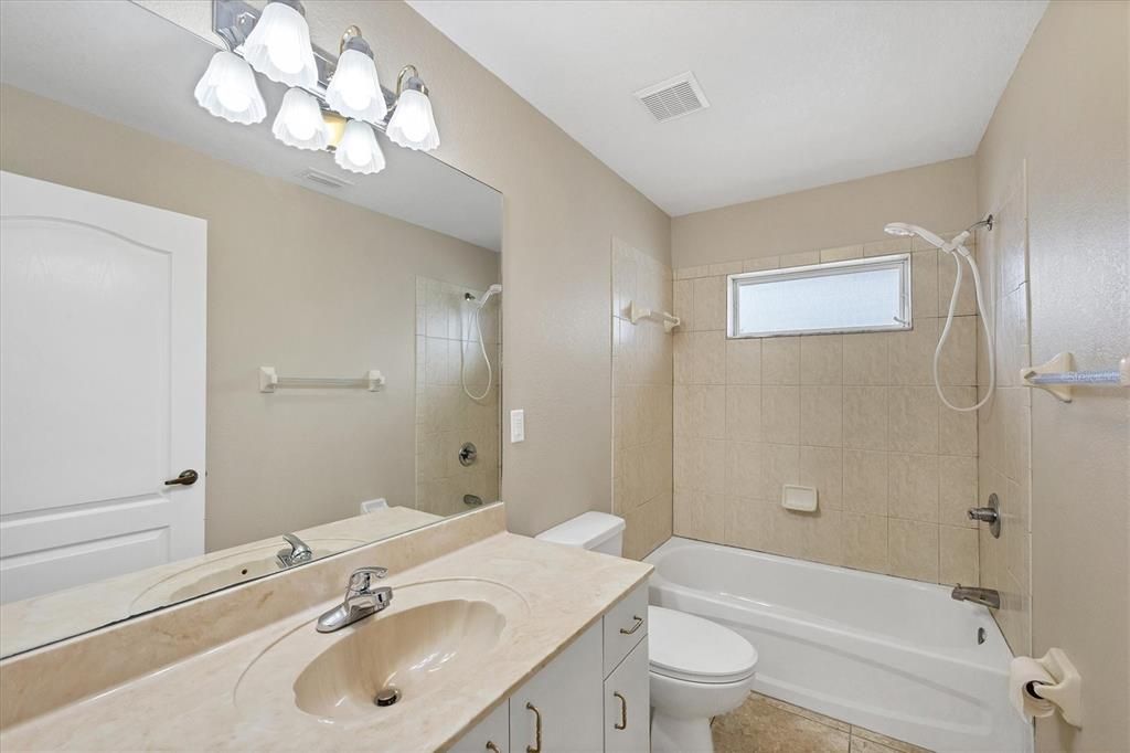 待售: $279,000 (3 贝兹, 2 浴室, 1706 平方英尺)