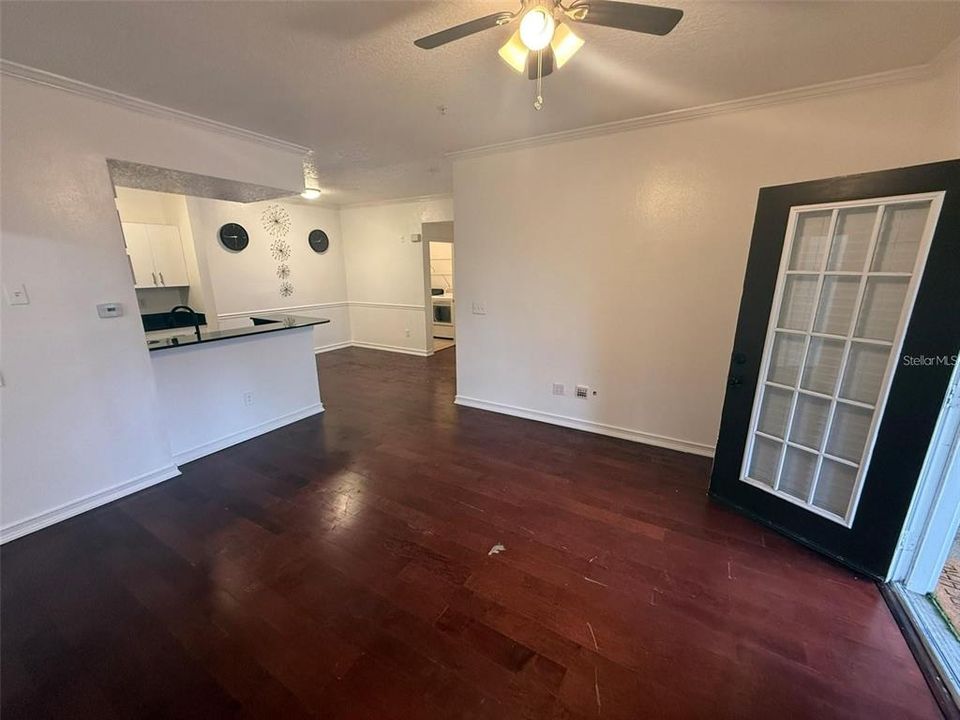 На продажу: $224,990 (2 спален, 2 ванн, 1041 Квадратных фут)