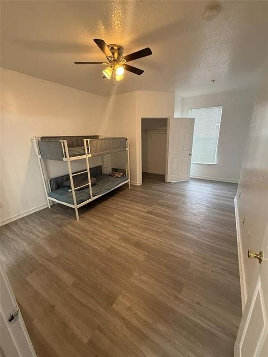 На продажу: $224,990 (2 спален, 2 ванн, 1041 Квадратных фут)