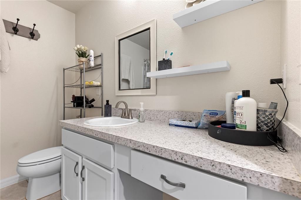 待售: $399,900 (4 贝兹, 2 浴室, 1989 平方英尺)