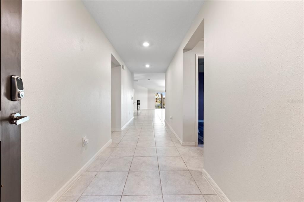 待售: $399,900 (4 贝兹, 2 浴室, 1989 平方英尺)