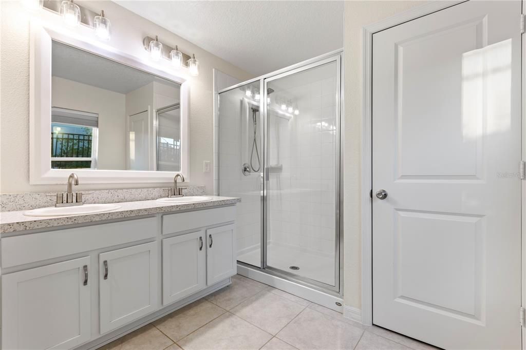 待售: $399,900 (4 贝兹, 2 浴室, 1989 平方英尺)