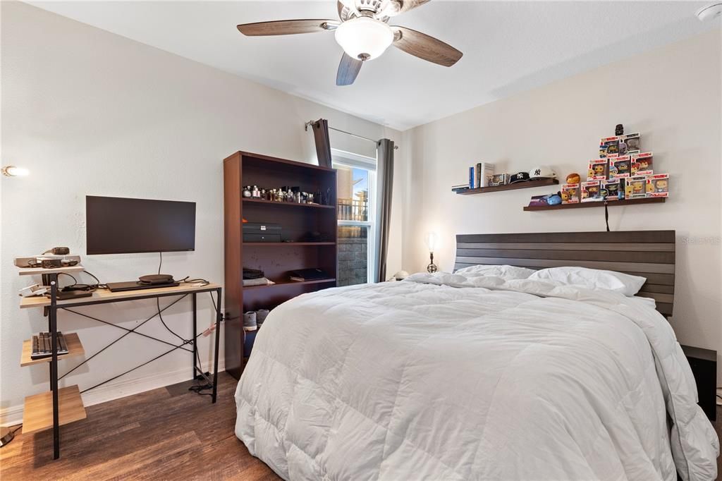 待售: $399,900 (4 贝兹, 2 浴室, 1989 平方英尺)