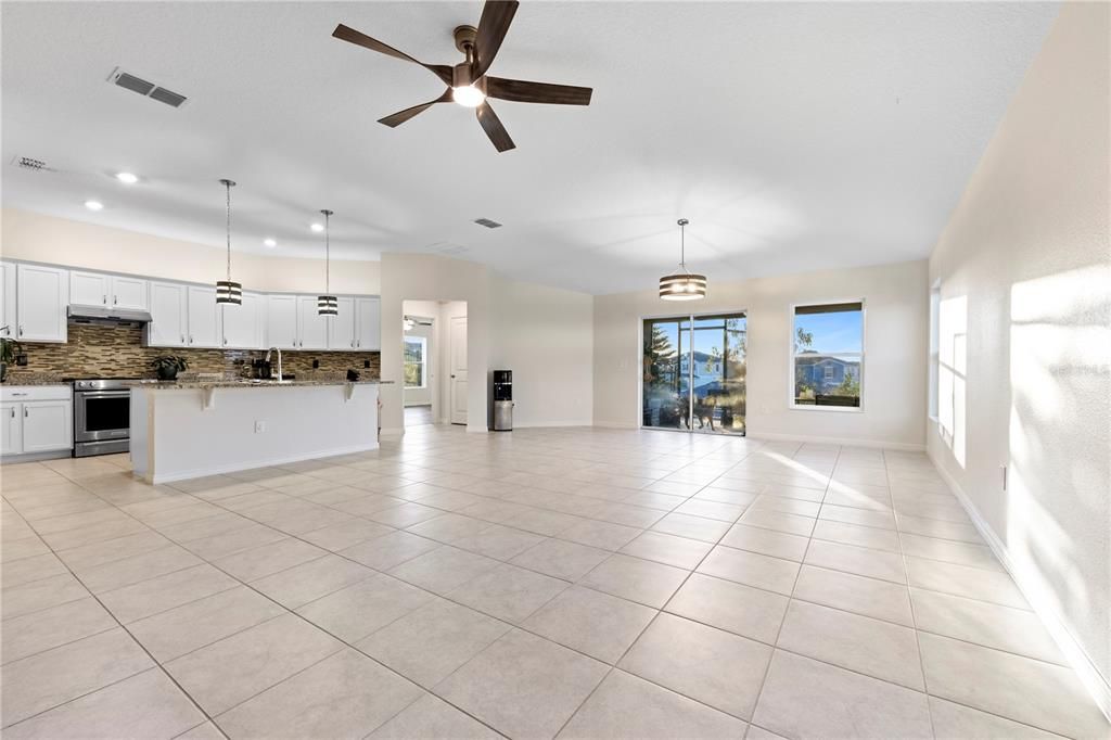 待售: $399,900 (4 贝兹, 2 浴室, 1989 平方英尺)