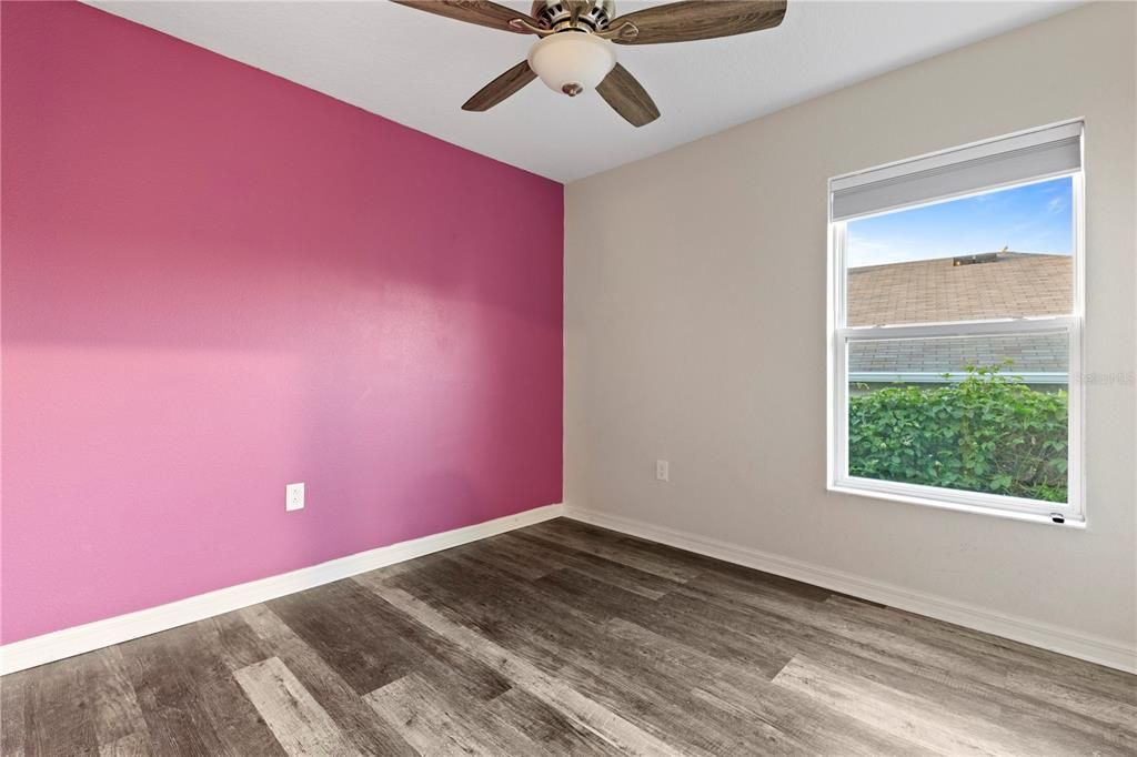 待售: $399,900 (4 贝兹, 2 浴室, 1989 平方英尺)