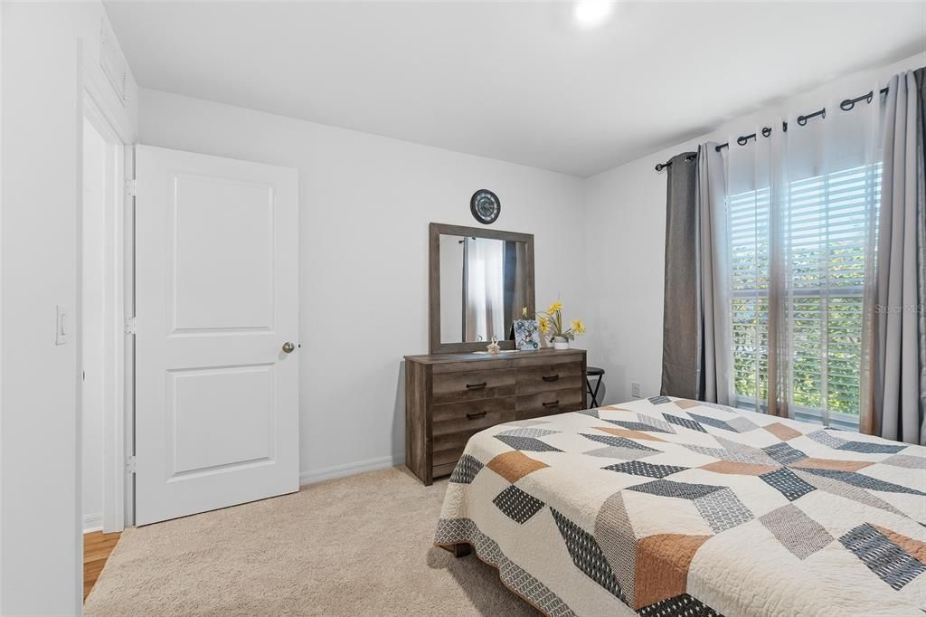 For Sale: $319,900 (3 beds, 2 baths, 1274 Square Feet)