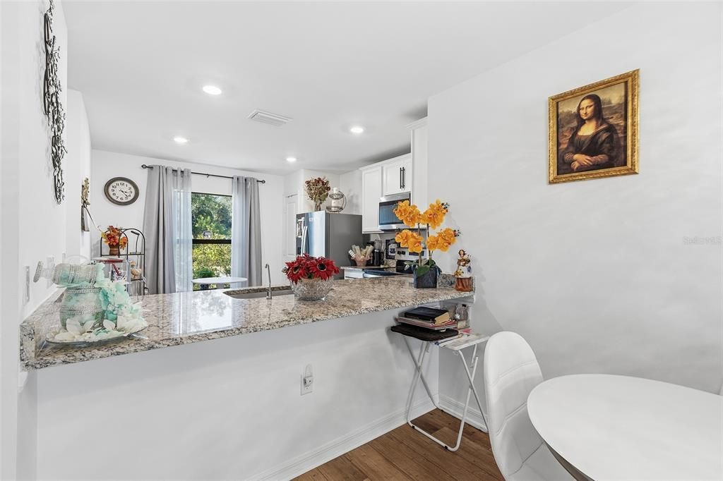 For Sale: $319,900 (3 beds, 2 baths, 1274 Square Feet)