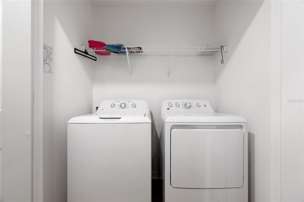 For Sale: $319,900 (3 beds, 2 baths, 1274 Square Feet)