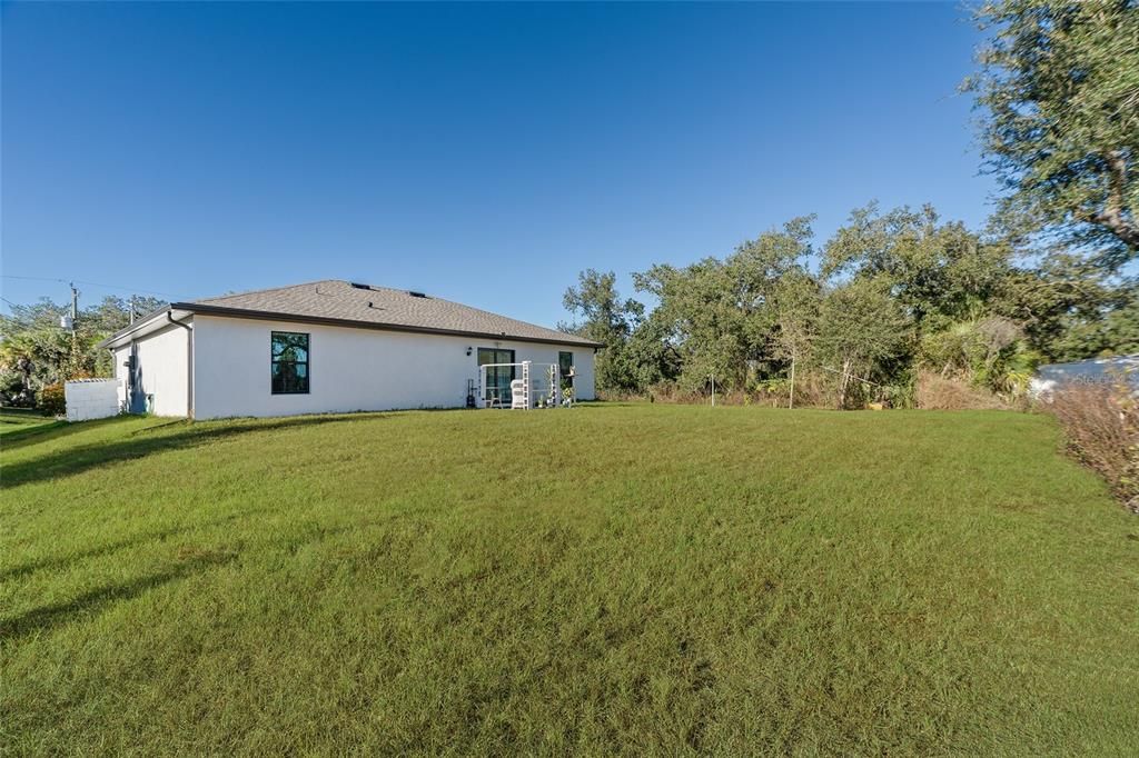 For Sale: $319,900 (3 beds, 2 baths, 1274 Square Feet)