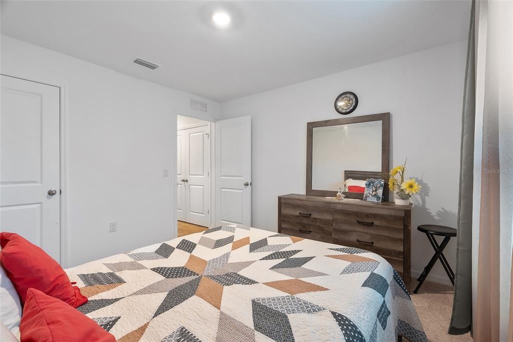 For Sale: $319,900 (3 beds, 2 baths, 1274 Square Feet)