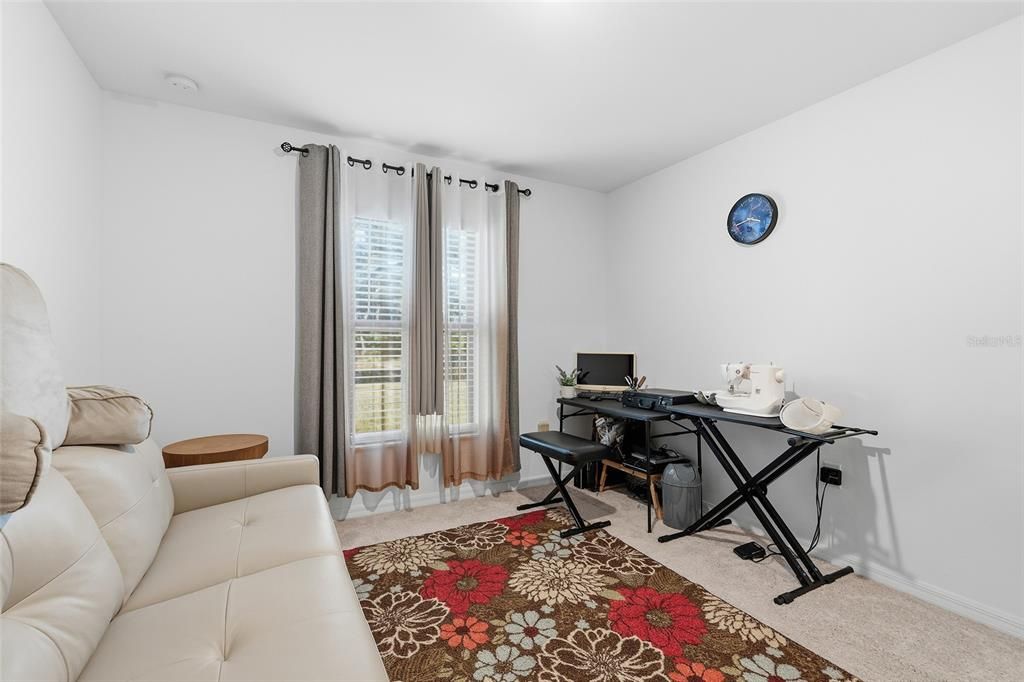 For Sale: $319,900 (3 beds, 2 baths, 1274 Square Feet)