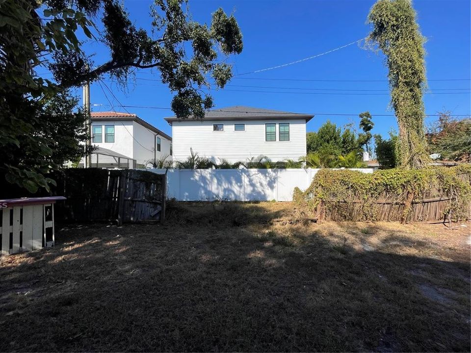 En Renta: $4,400 (4 camas, 2 baños, 1420 Pies cuadrados)