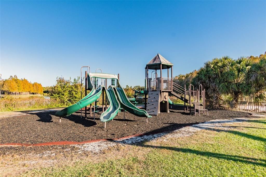 For Rent: $2,900 (3 beds, 2 baths, 1884 Square Feet)