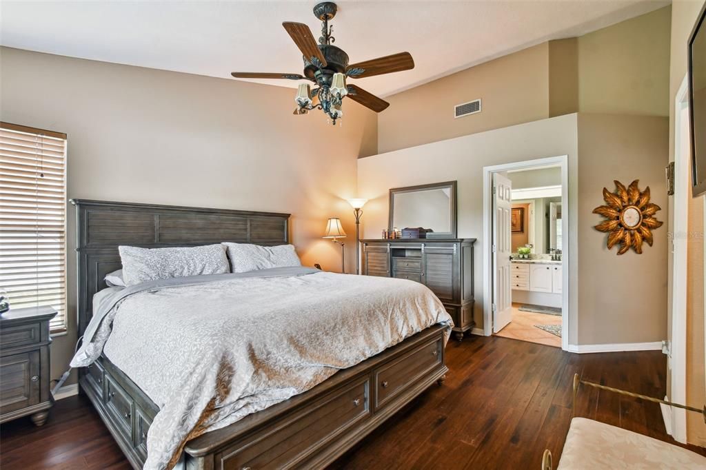 For Rent: $2,900 (3 beds, 2 baths, 1884 Square Feet)