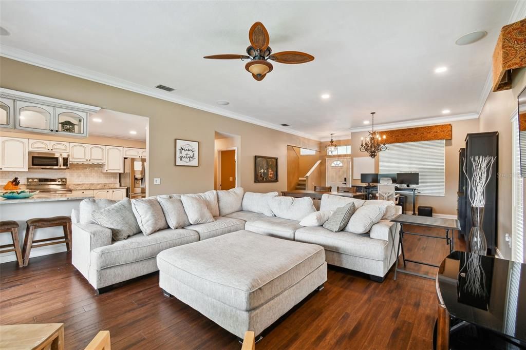 For Rent: $2,900 (3 beds, 2 baths, 1884 Square Feet)