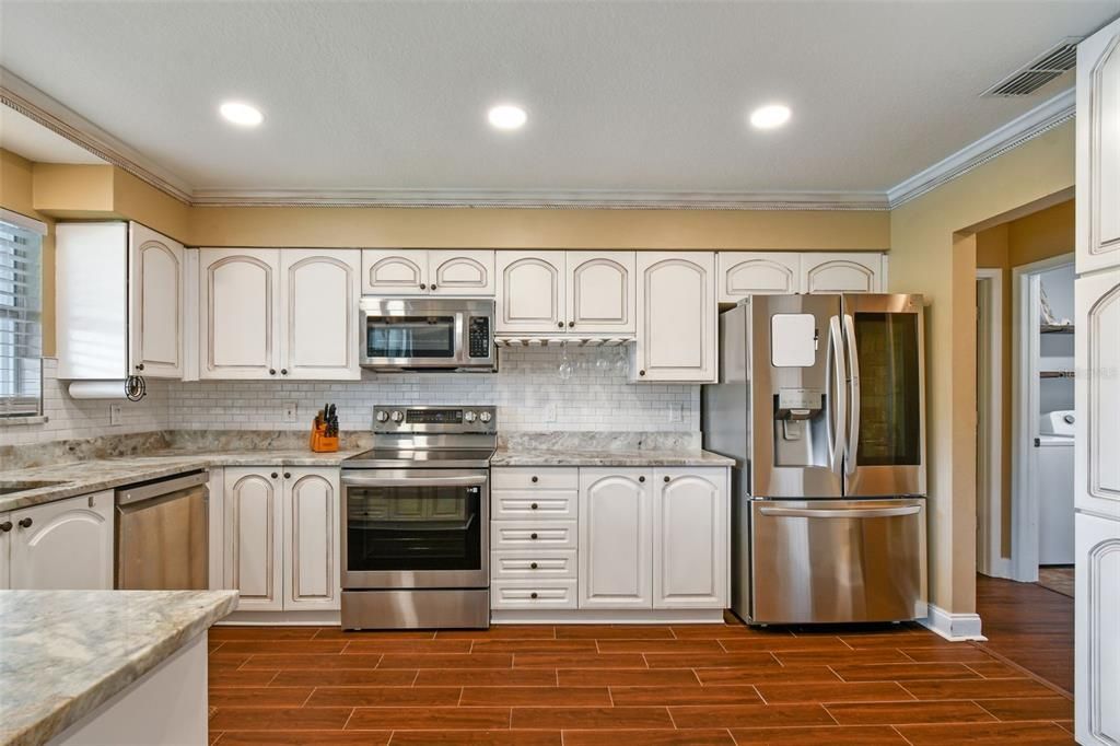 For Rent: $2,900 (3 beds, 2 baths, 1884 Square Feet)