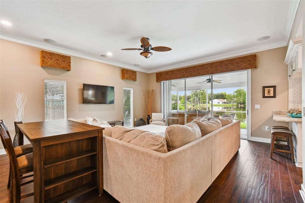 For Rent: $2,900 (3 beds, 2 baths, 1884 Square Feet)