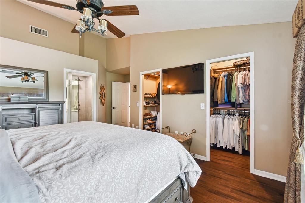 For Rent: $2,900 (3 beds, 2 baths, 1884 Square Feet)